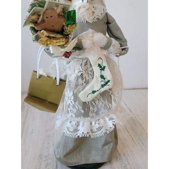 Byers Choice 1998 caroler stocking shopping woman Xmas figure - Picture 3 of 7
